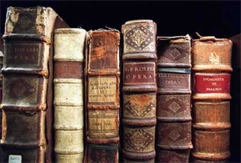 Библиотека в Шумен продава стари книги