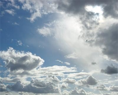 Облачно и до 14 градуса днес