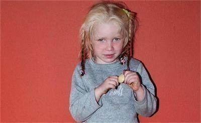 Русият ангел Мария вече е ученичка