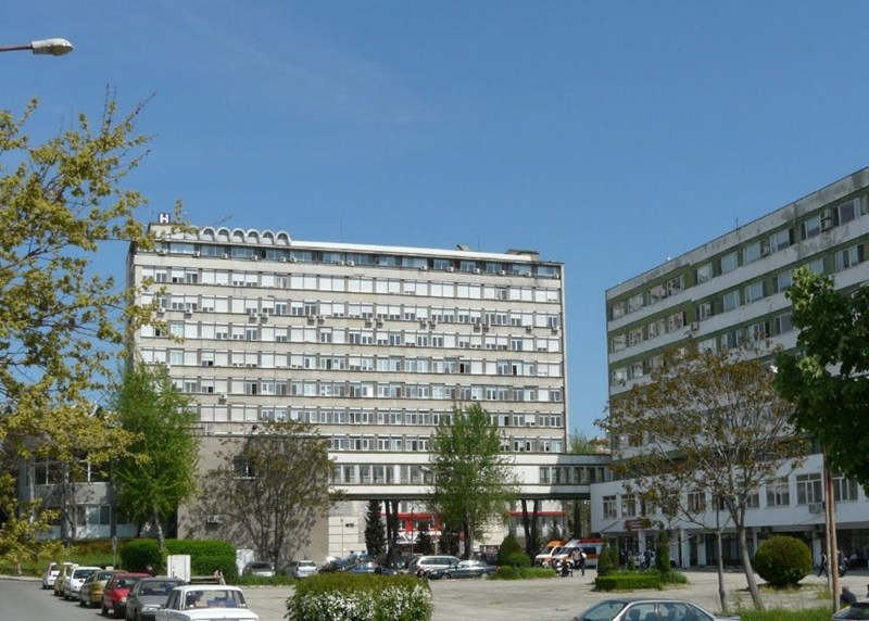 Настаниха в социален дом 83-годишната баба, която 3 месеца живя в МБАЛ Бургас