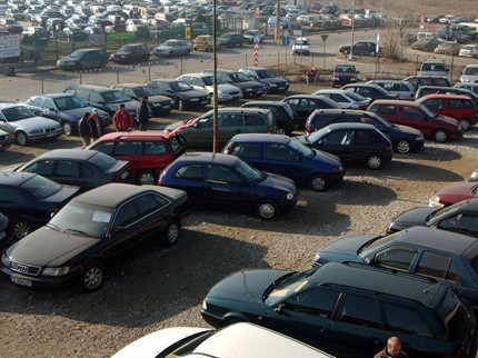 Данъчните и МВР проверяват автокъщи в Дупница