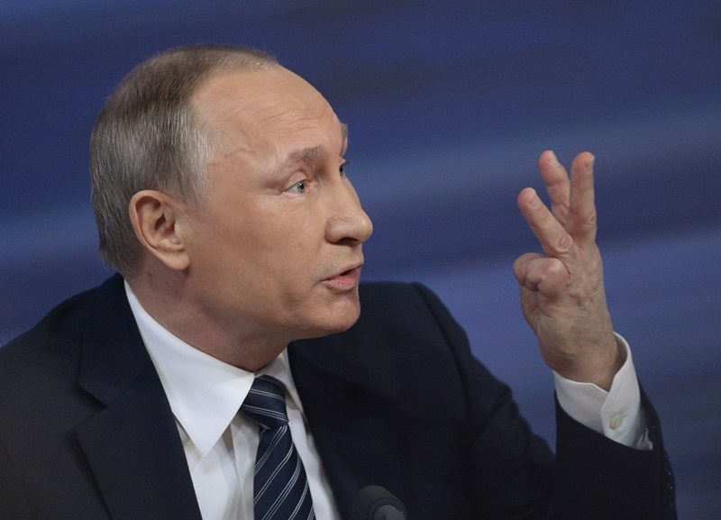 Путин: Гордея се с дъщерите си. Продължават да учат и работят в Русия