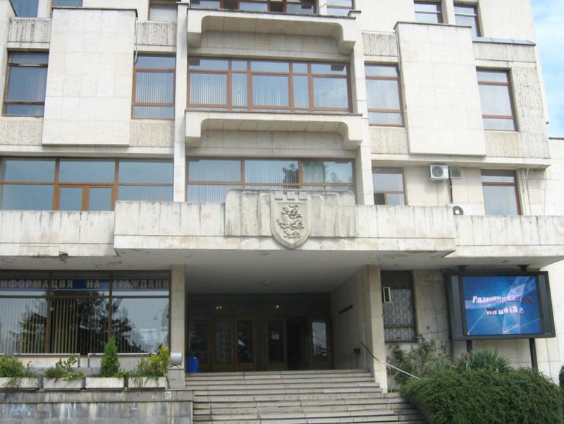 Общинар № 1 на Велико Търново с приемни и в уикендите