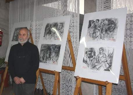 Художник подреди картини с въглен