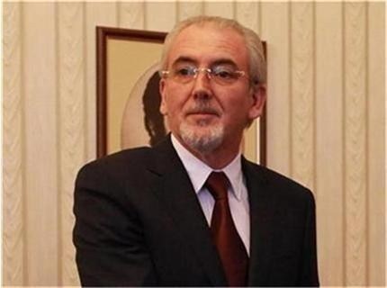 Лютви Местан е освободен като председател и член на ДПС