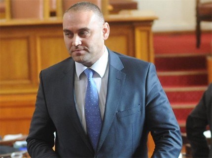 Трима депутати напускат парламентарната група на ДПС