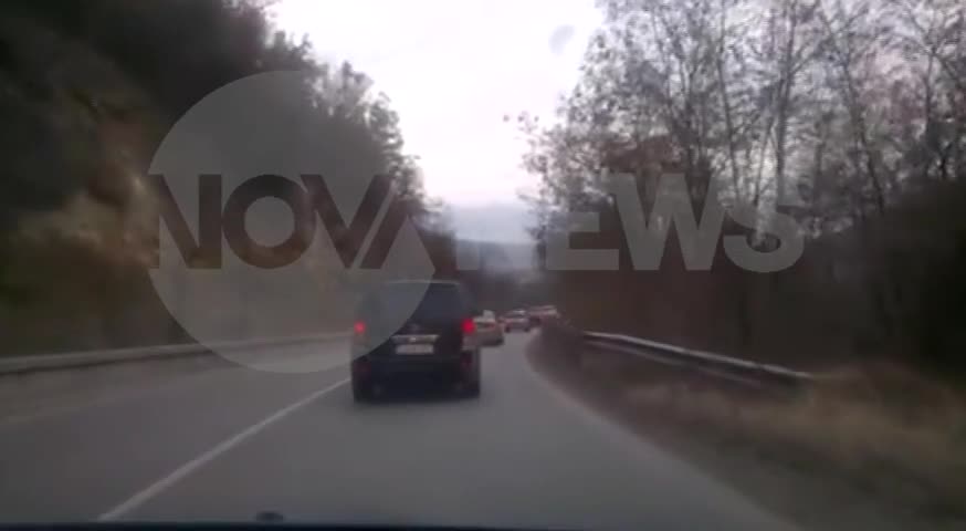Голямото завръщане започна, стотици автомобили в задръствания след Банско и по Е-79
