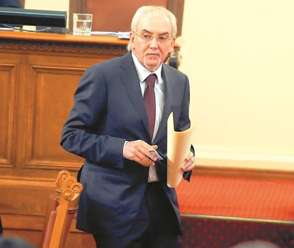 Духовници и бизнесмени в бъдещата партия на Местан