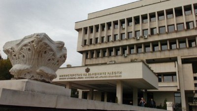 Външно дава близо 5 млн. лева за самолетни билети