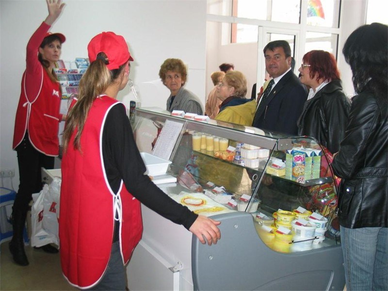 Продават фалирал от години селски магазин