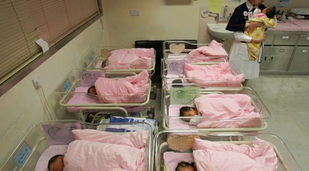 Вече не кръщават българчетата Йордан, Тодор и Стоян