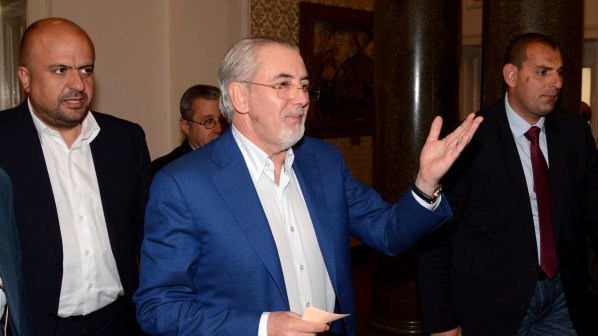 Местан отложи брифинга за Ивановден, бил на среща при Давутоглу?