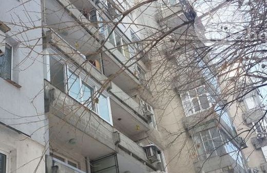 Бивш депутат падна от третия етаж в Пловдив, лекари се борят за живота му
