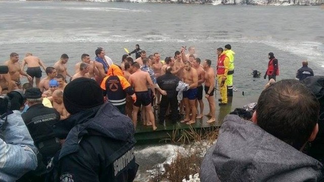 18-годишен плувец извади кръста в София, мечтаел за това от 3 години