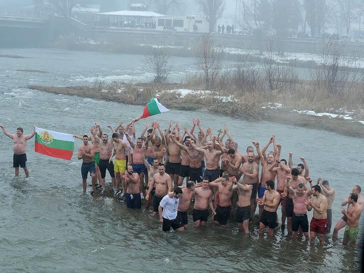 38-годишен щастливец извади кръста в Пловдив
