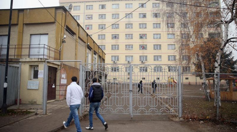 Жителите на "Овча купел": Животът ни стана неспокоен, хората си продават апартаментите заради бежанците