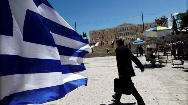 Гърците местят бизнеса си в България и Кипър