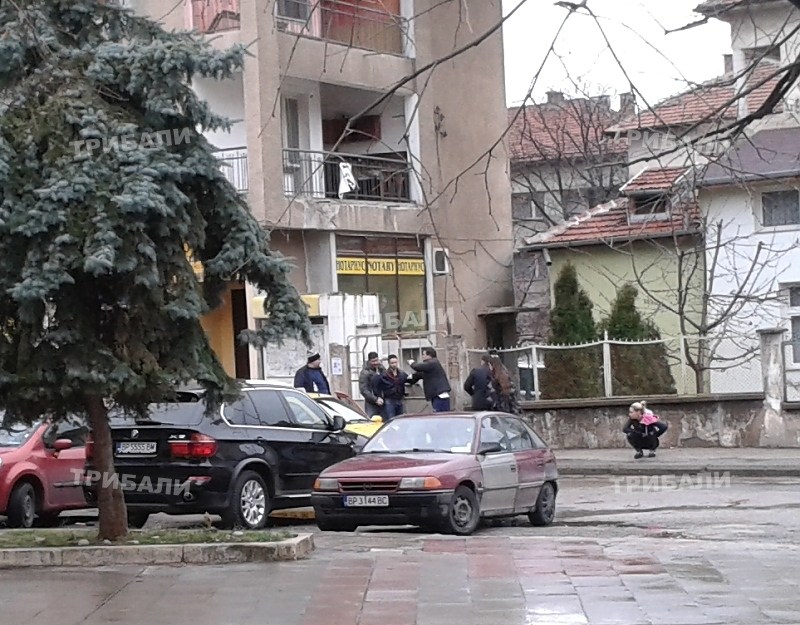 Пребиха до смърт 18-годишно момче в центъра на Враца