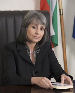 Деца от Пещера гостуват на Маргарита Попова за Василица