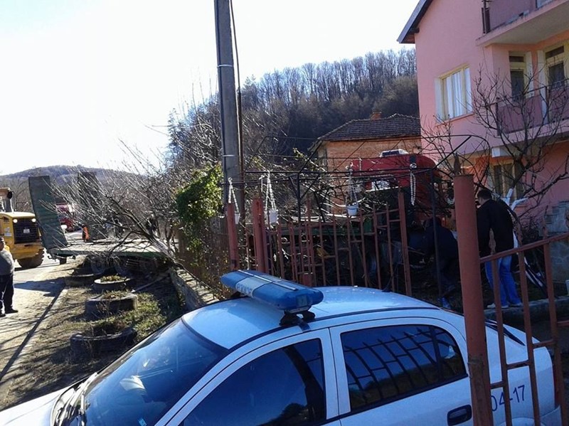 Тир се вряза в къща в Хаинбоаз