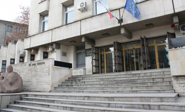 Условни присъди за двама търновци за отвличане и изнудване