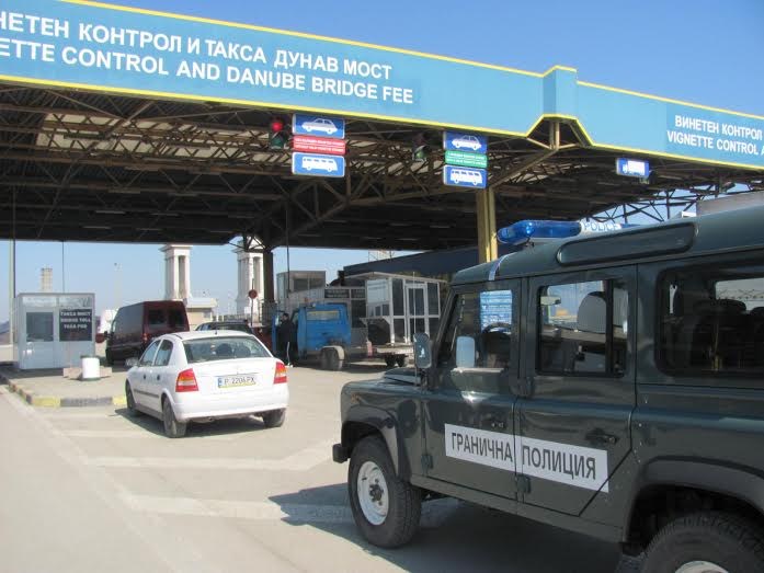Осъдиха за 3 дни пиян турски тираджия на Дунав мост