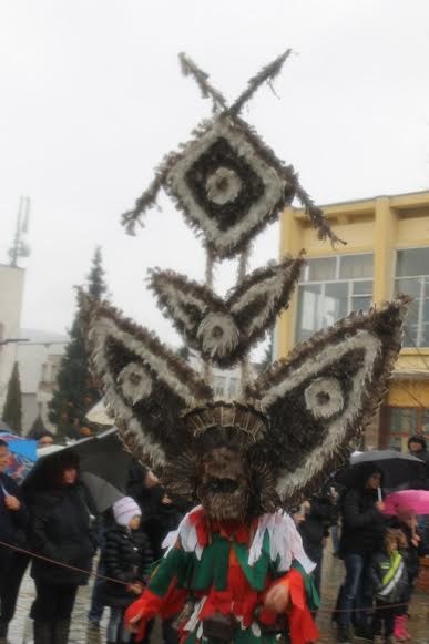 Кукери с биберони гониха злите сили под дъжда в Симитли