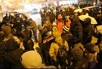 С минута мълчание започна протестът за Тодор във Враца. Поничките имали връзки в съдебната система, според близките на жертвата