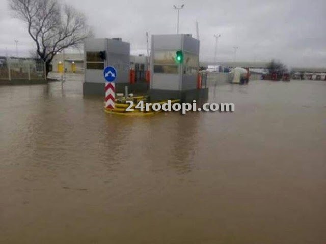 "Капитан Андреево" е под вода