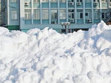 Почти 500 училища затвориха врати заради тежките зимни условия