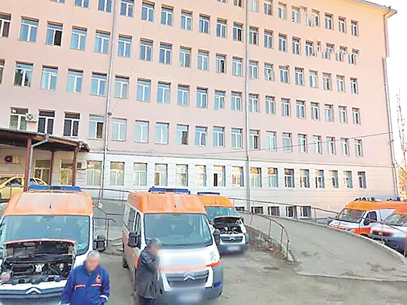 Рецидивист наръга 13 пъти с нож ученичка в Перник (обзор)