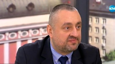 Ясен Тодоров за SMS скандала: Писал съм пет съобщения, все на жени