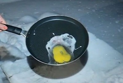 Минус 21,5 градуса в Кнежа, яйце замръзна за секунди
