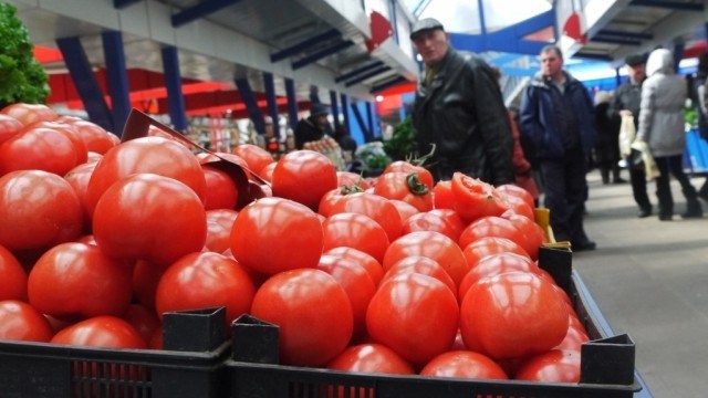 Внасяме ударно картофи и домати