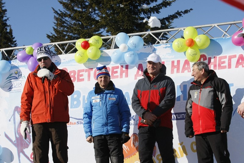 Деца се радват на Зимния фест на Витоша