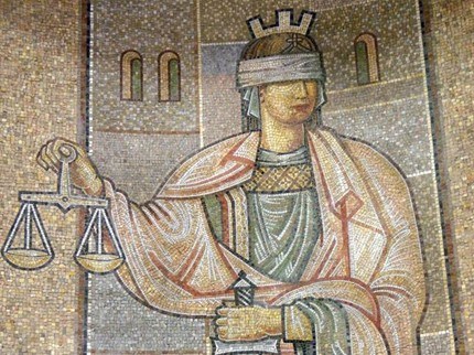 Условни присъди за финасистка и медсестра ощетили психиатрия с 10 951 лв