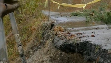 Евакуираха семейства заради свлачища