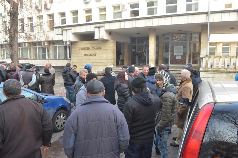 Екскметът на Стрелча остава в ареста