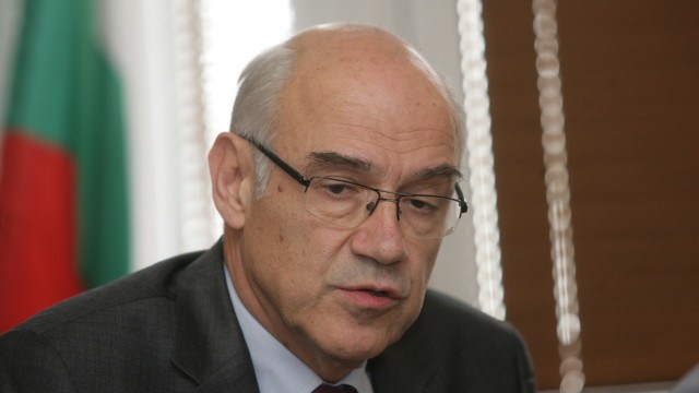 Шефът на КЕВР бил скромен, газът поевтинява с 20% от април