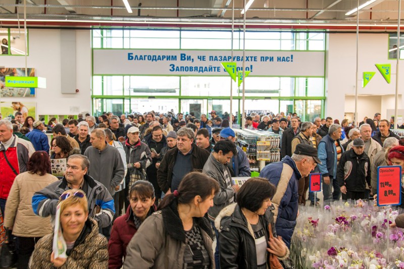 Във Варна откриха "Практикер" с лавина от промоции