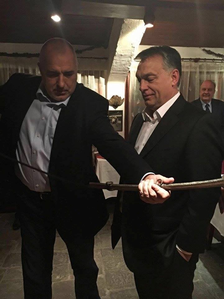 Борисов: Подарих на Орбан фиала на българските ханове, а той на мен сабя от 1837 г.