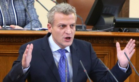 Нов рунд между опозицията и Москов за ваксините. ДПС: Петър сте, но не сте хитър