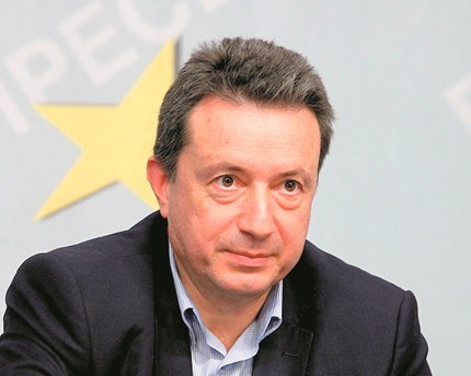 Роене вляво и вдясно за президентския вот