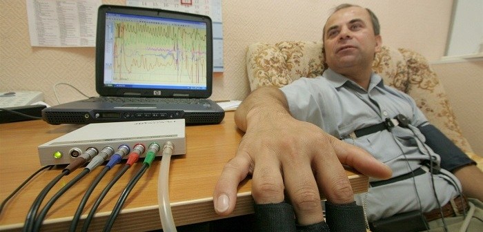 Слагат чиновниците в Москва на детектор на лъжата