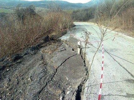 Губернатор инспектира свлачище в Хаинбоаз
