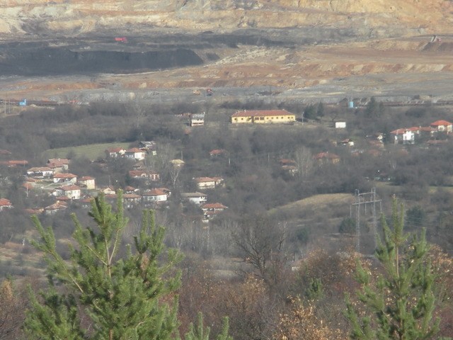 Три партии искат селско кметство
