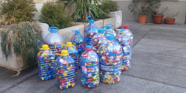 Пловдивски кмет събира пластмасови капачки за благотворителна кауза