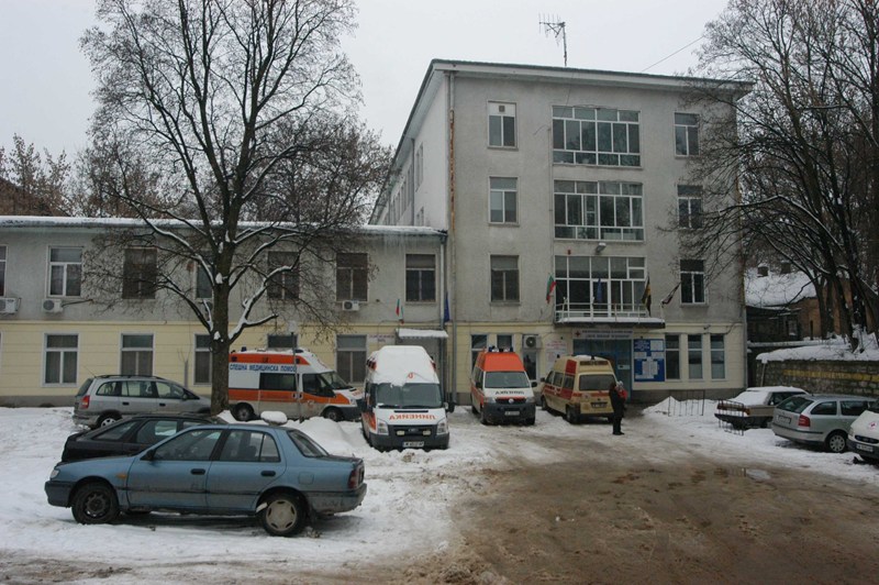 Вирусна инфекция уби жена, самотник издъхна от студ в Лом