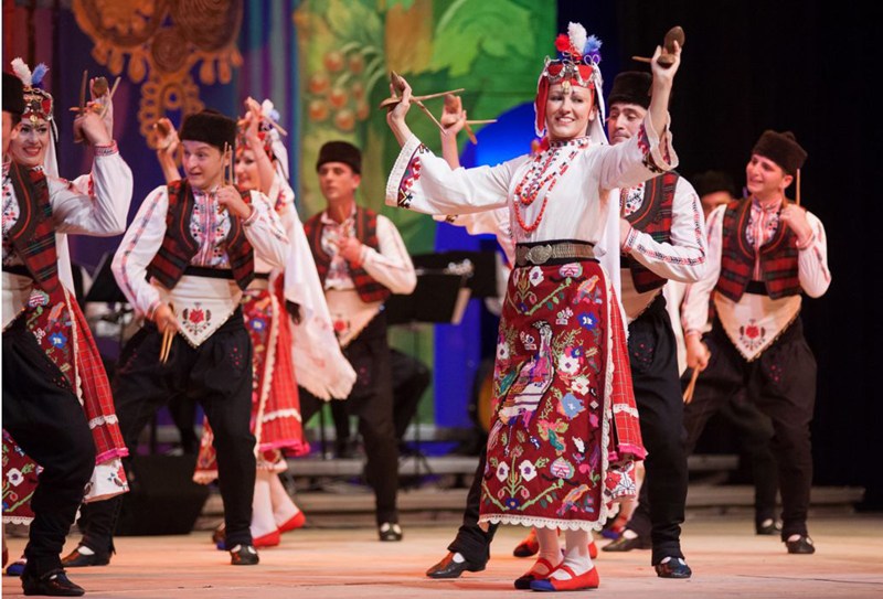 Притури се „Филип Кутев“