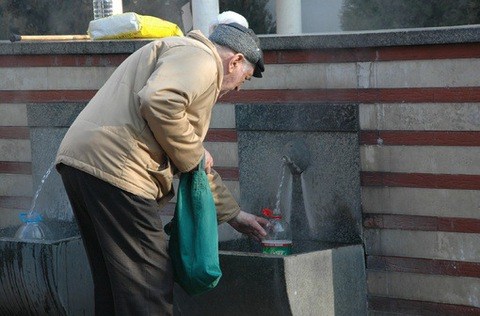 Слагат водомери и на минералната вода